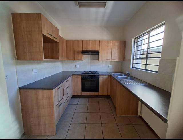 2 BEDROOM PROPERTY TO RENT IN NOORDHEUWEL